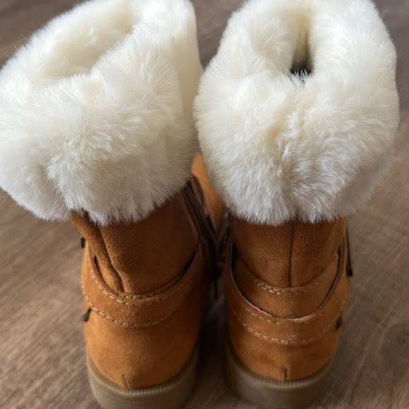 ✨2 PAIRS OF GIRL BOOTS✨ - Picture 7 of 14